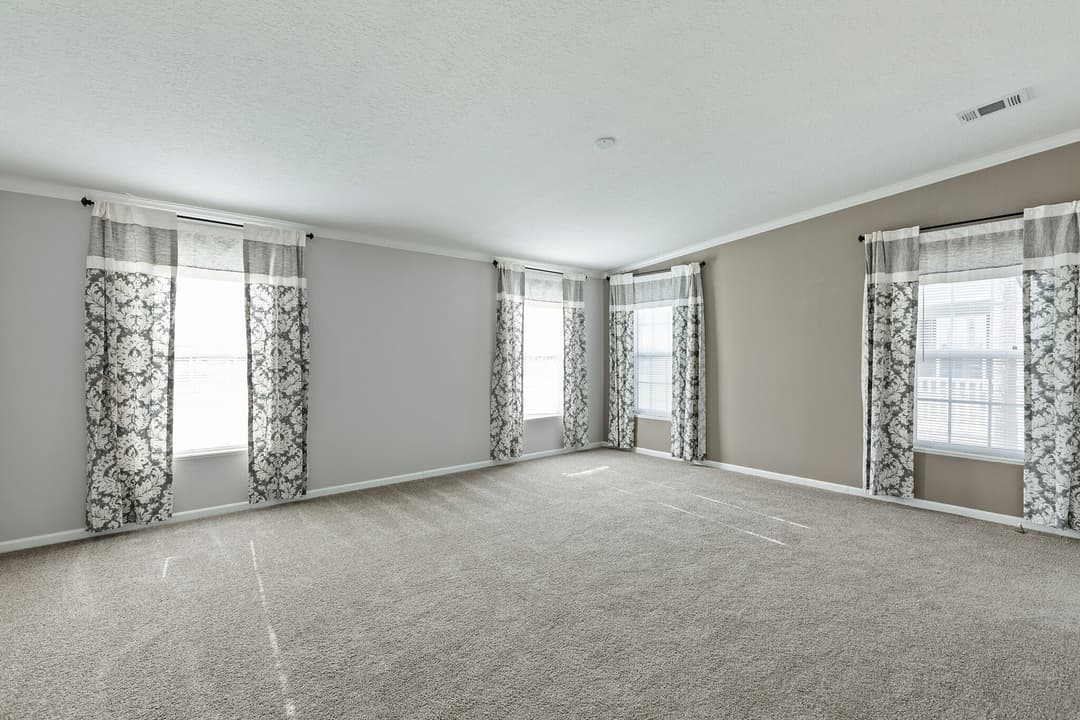 Adrian 3272 bedroom home features