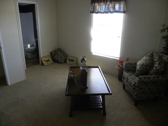 Benbrook 30684b interior home features