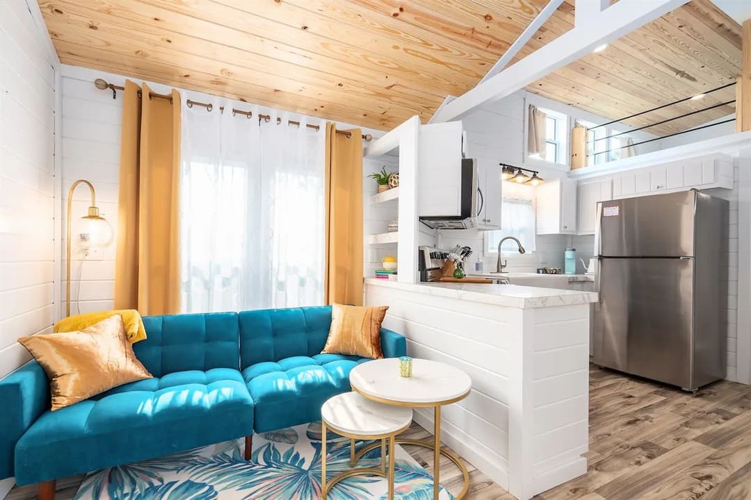 River stone | 4b 115 interior home features