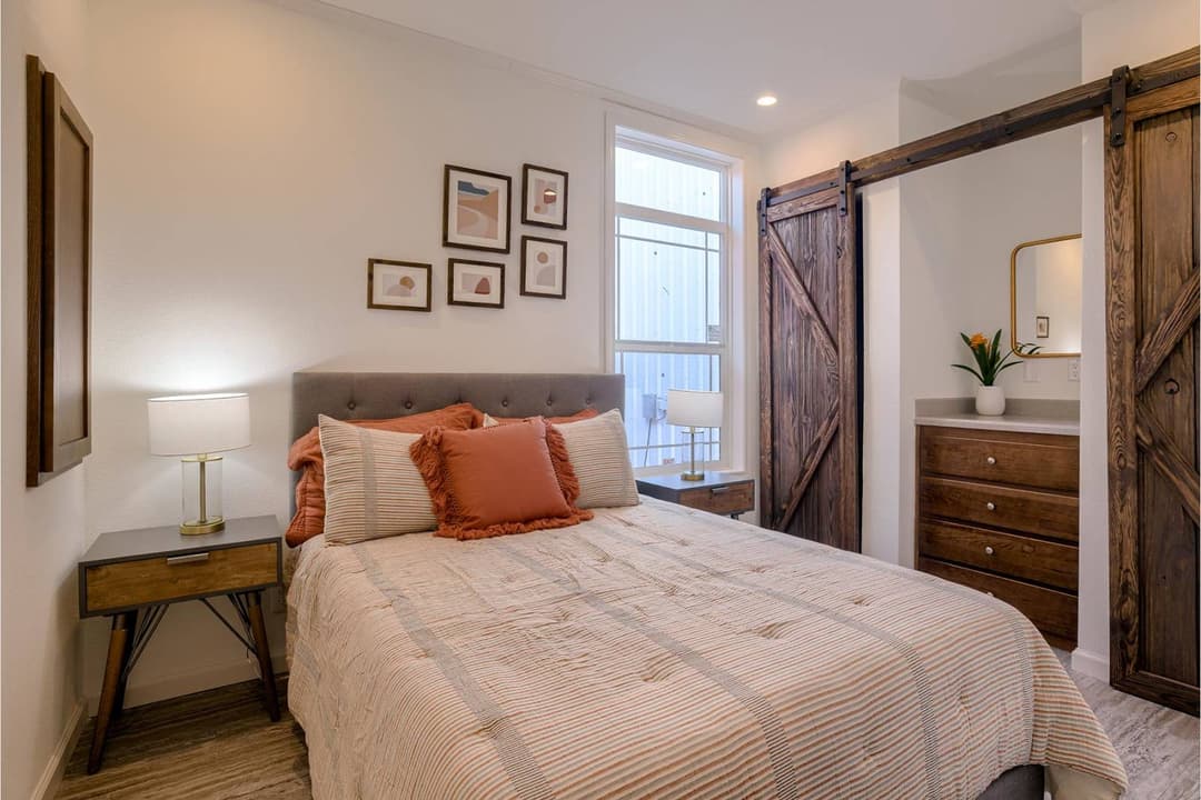 Country cottage bedroom home features