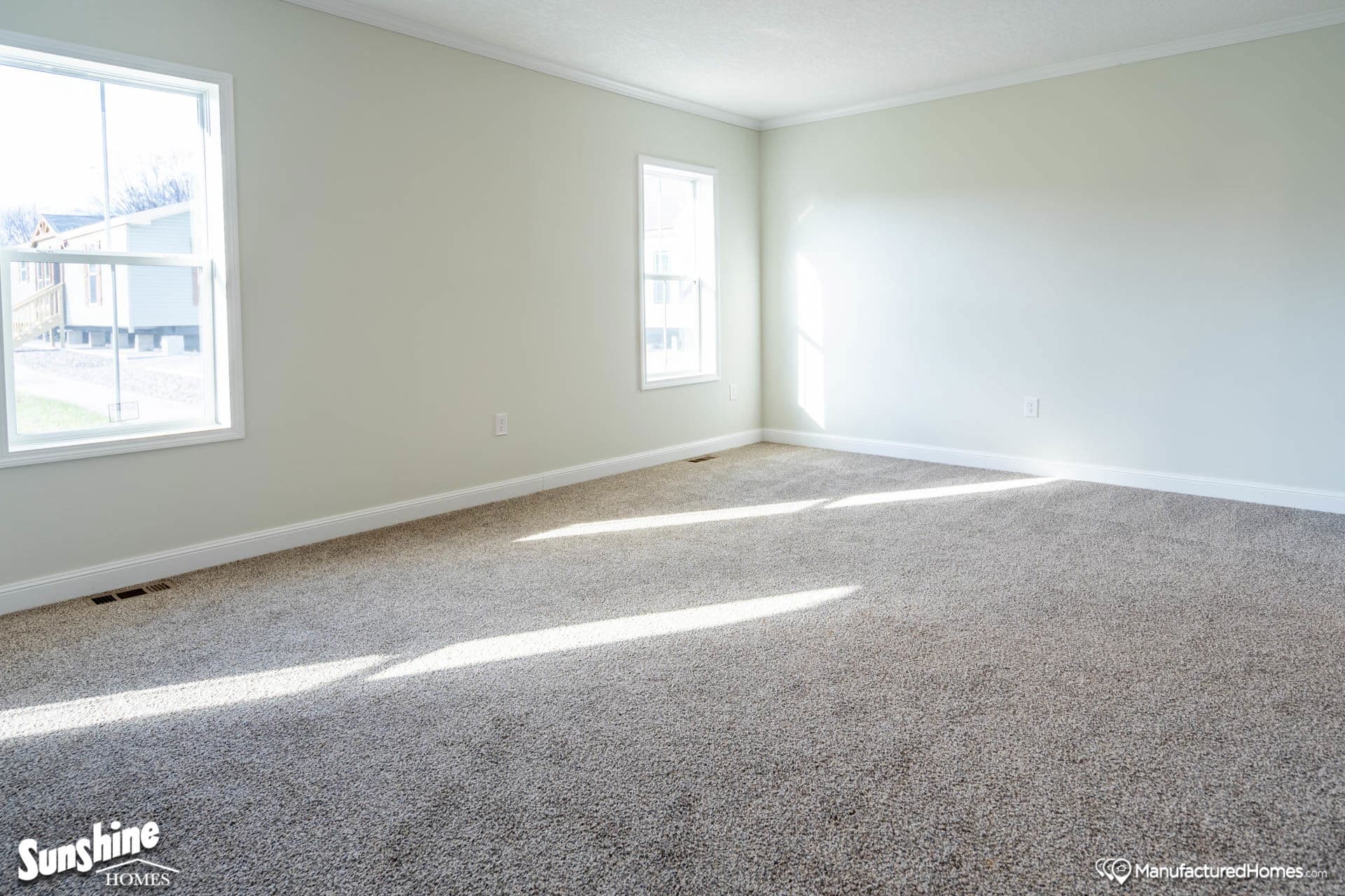 Pri3280-2043 bedroom home features