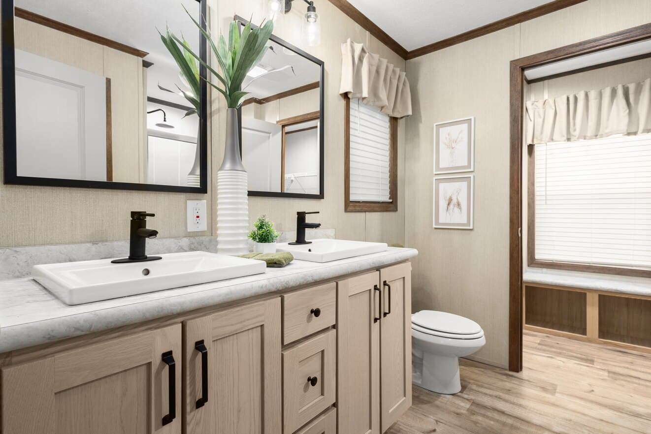 Regulus bathroom home features