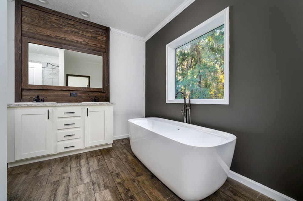 Kinderlou bathroom home features