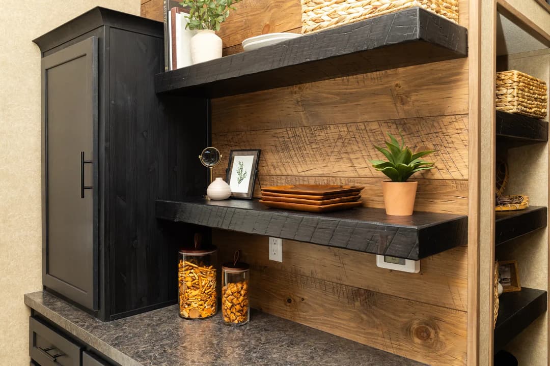 Island 5065 interior home features