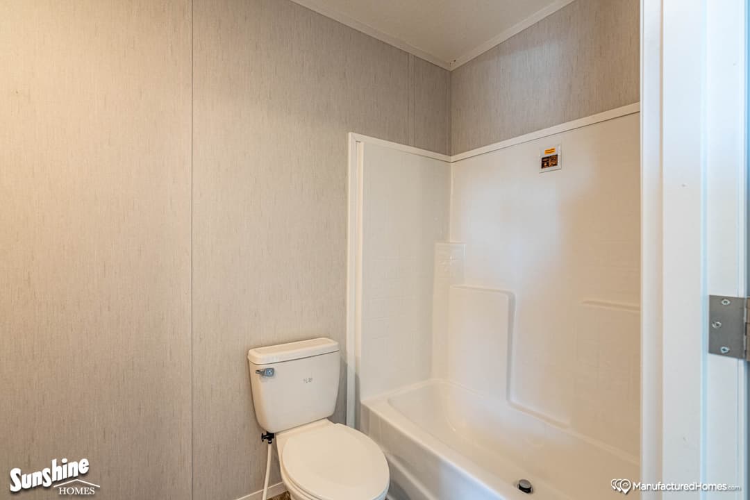 Arc1470-7000 bathroom home features