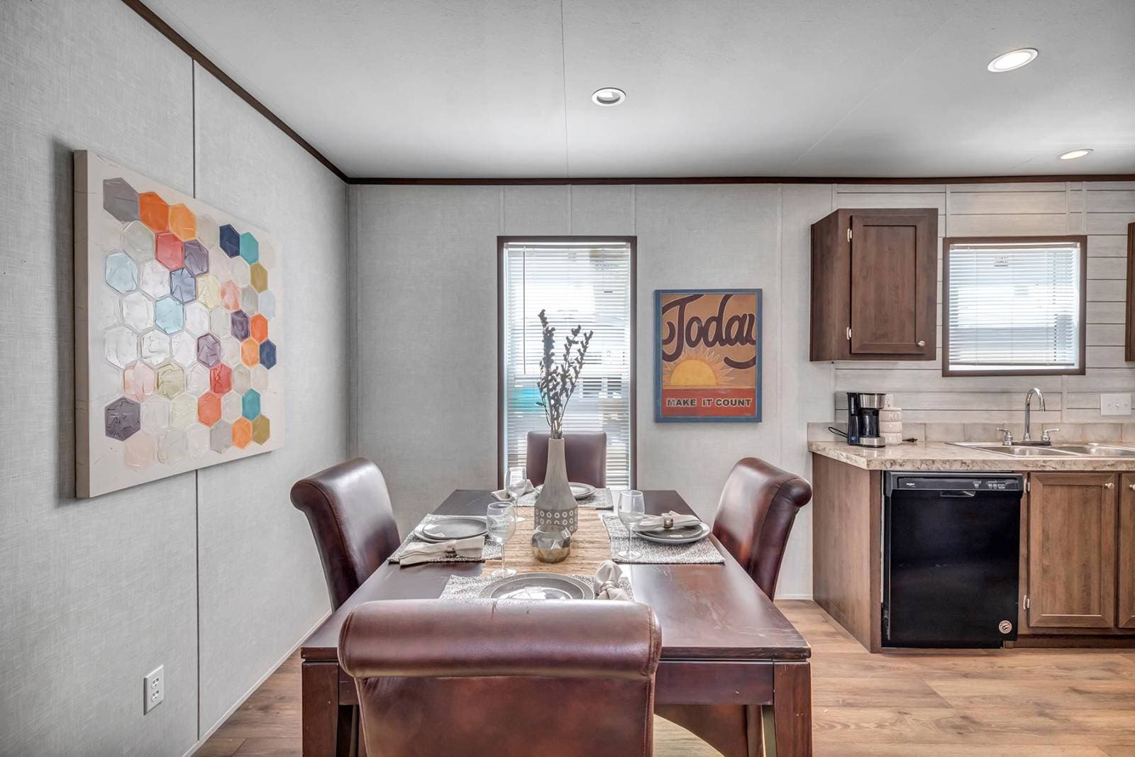 Rm2856b interior home features