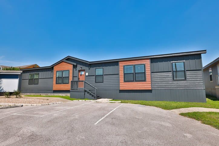 Luxe haven 32724a hero, elevation, and exterior home features