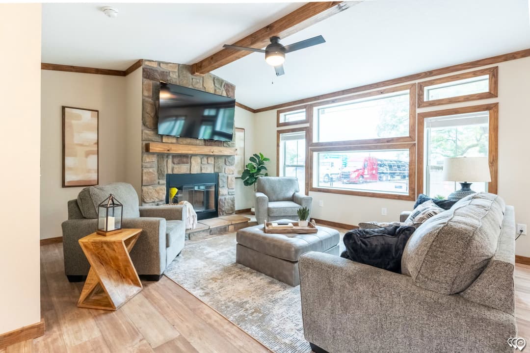 Pri3264-2070 interior home features