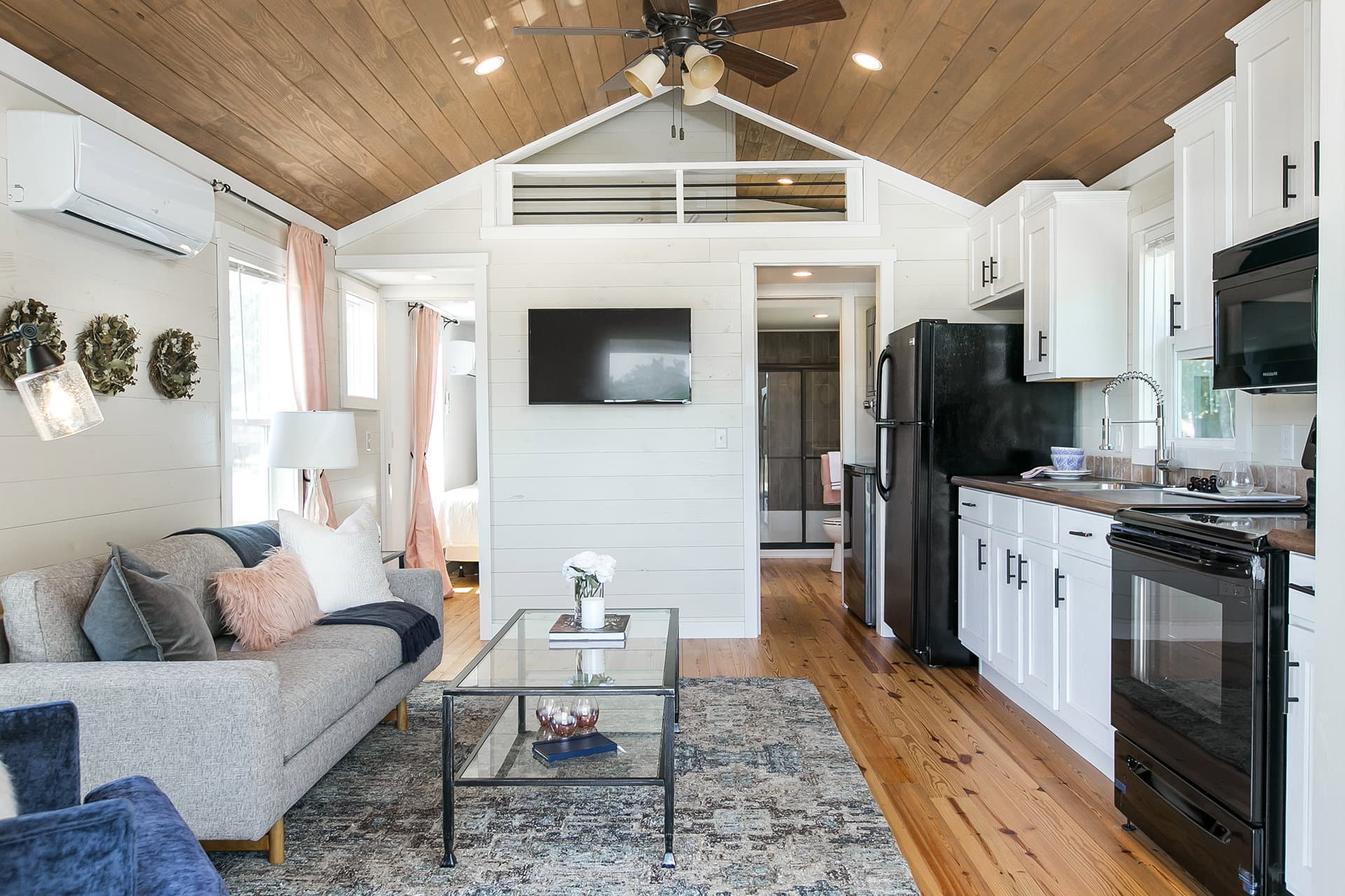 Sipsey interior home features