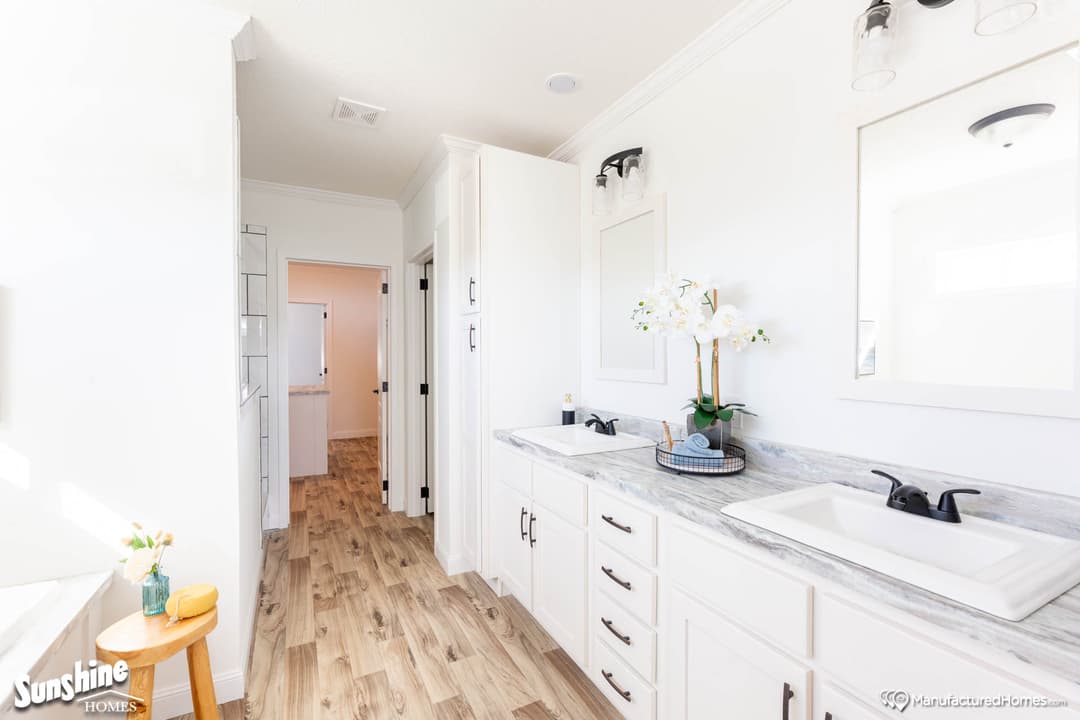 Pri3280-2040 bathroom home features