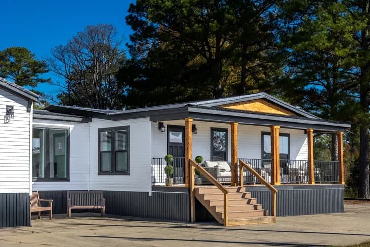 Sky harbor 2.0 exterior home features