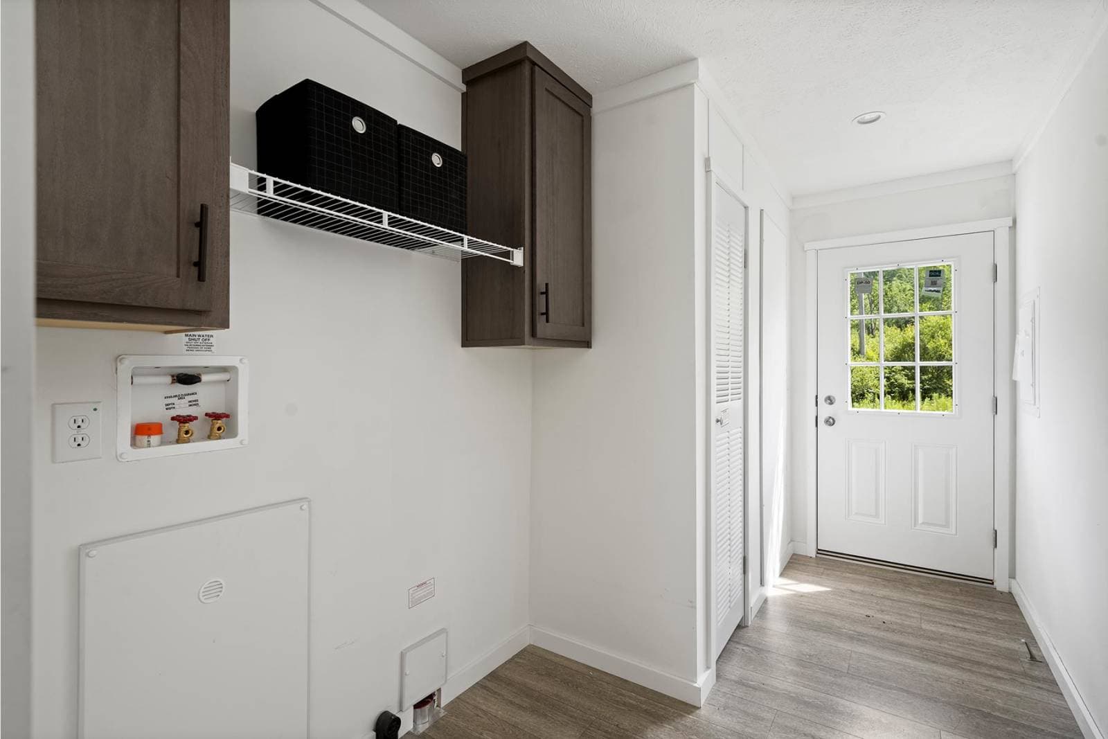 Pursuit interior home features