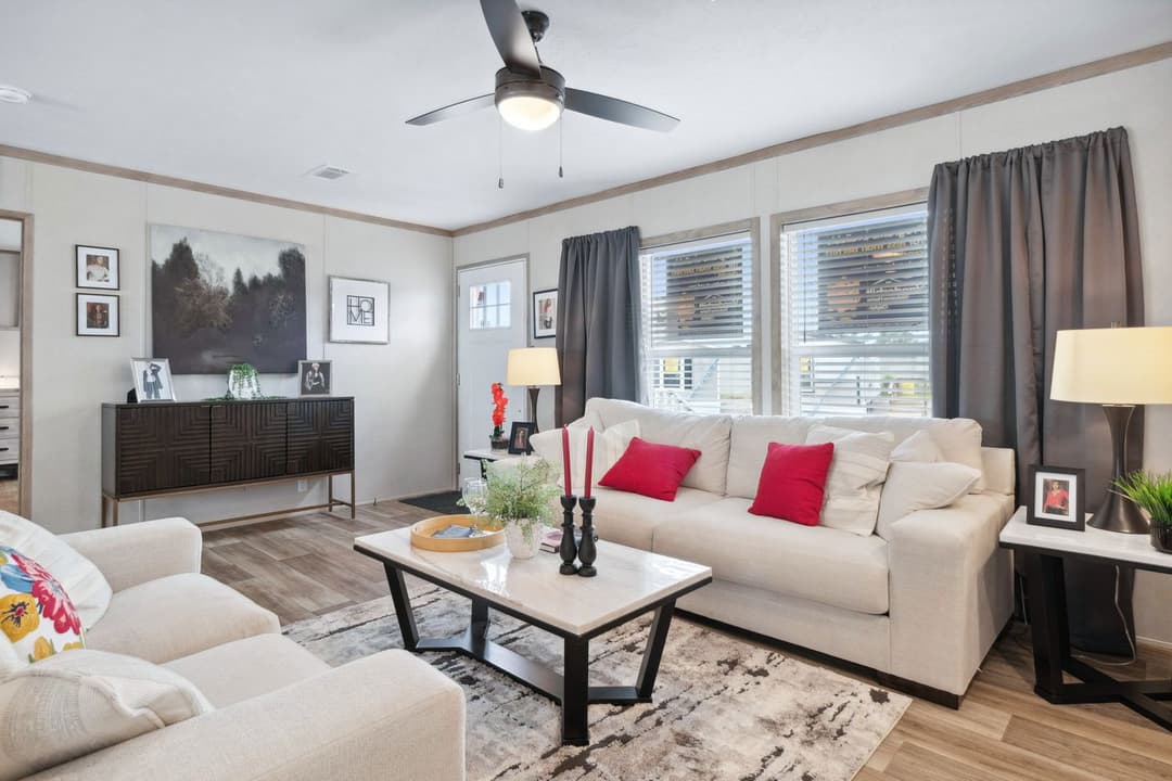 The real deal interior home features