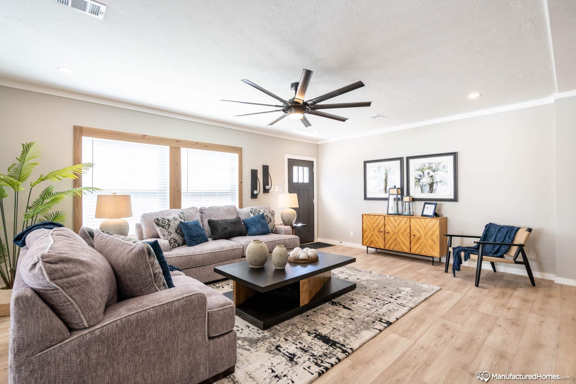 The shades creek interior home features