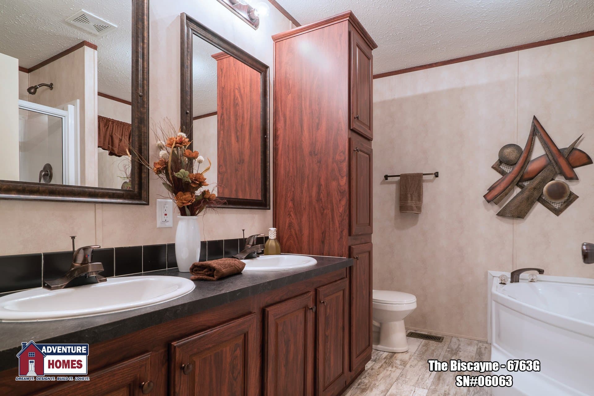 Biscayne | 6763g bathroom home features