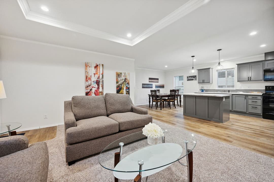 Millcreek 4400-6 interior home features