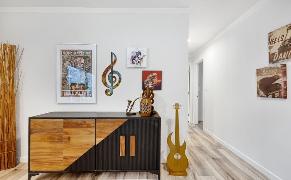 Hope r76e interior home features