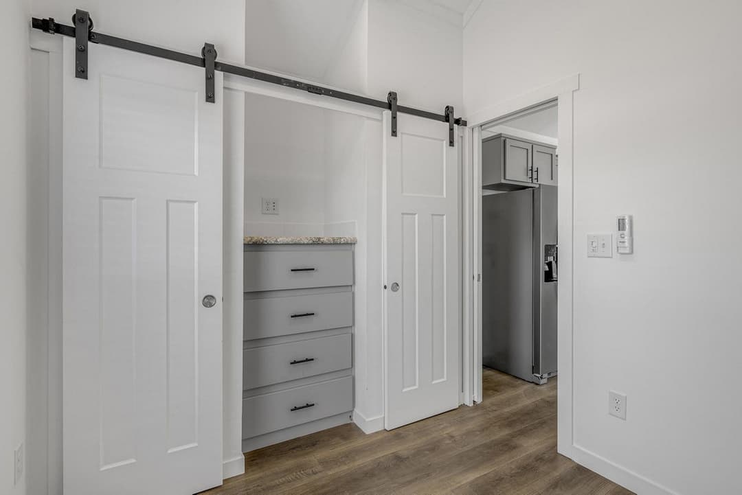 Park model 528 070 interior home features