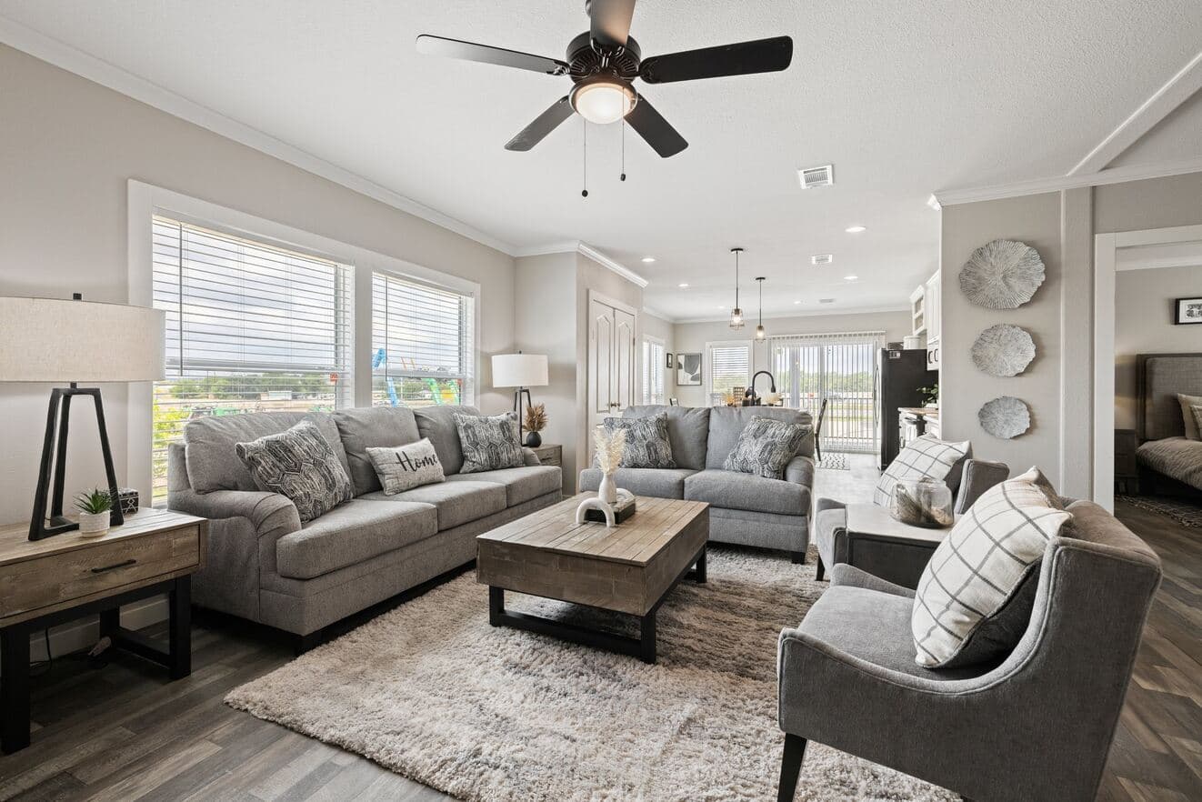 Palladium 30543d interior home features