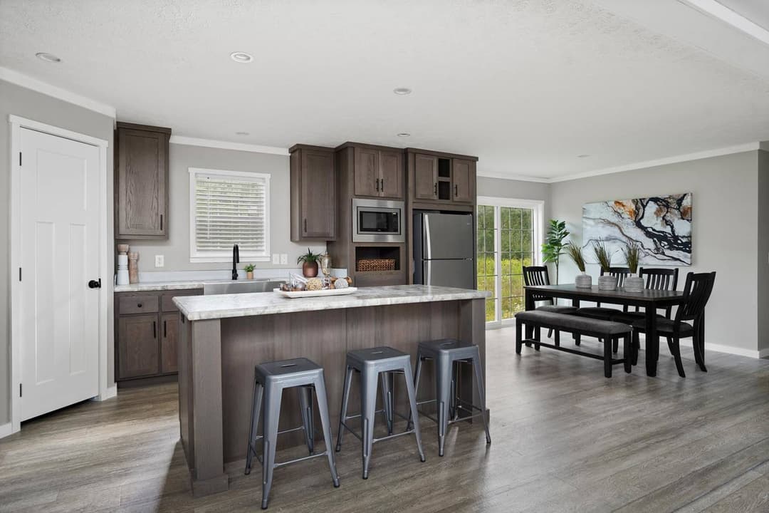 Pursuit kitchen home features