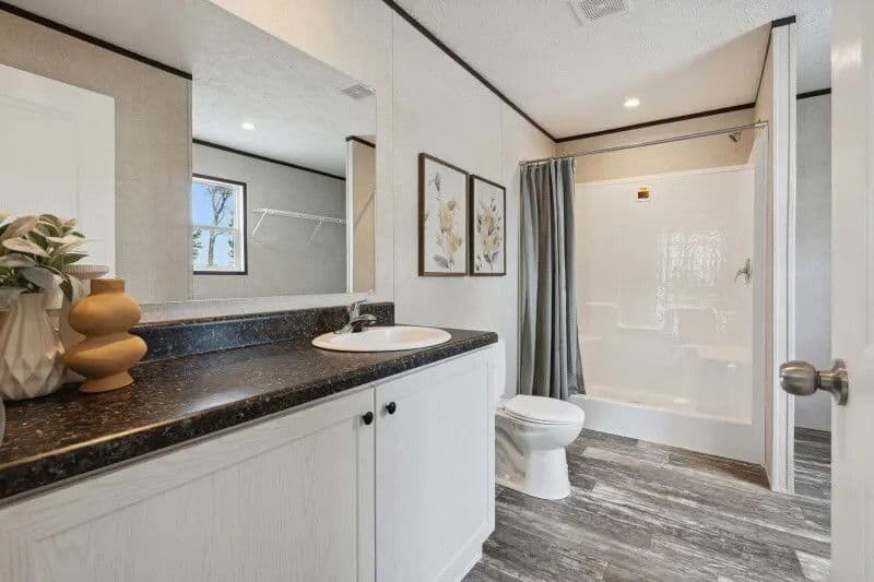Calloway bathroom home features