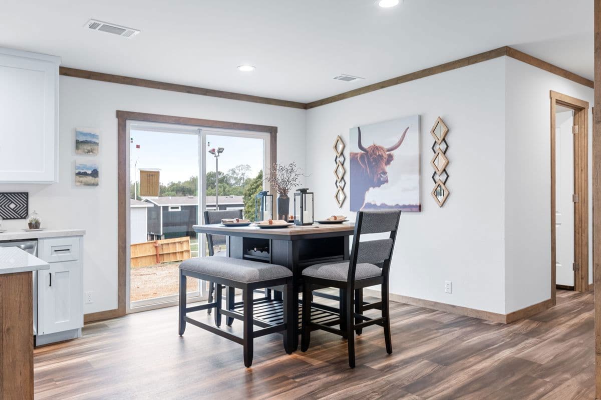 Farm 3 flex interior home features