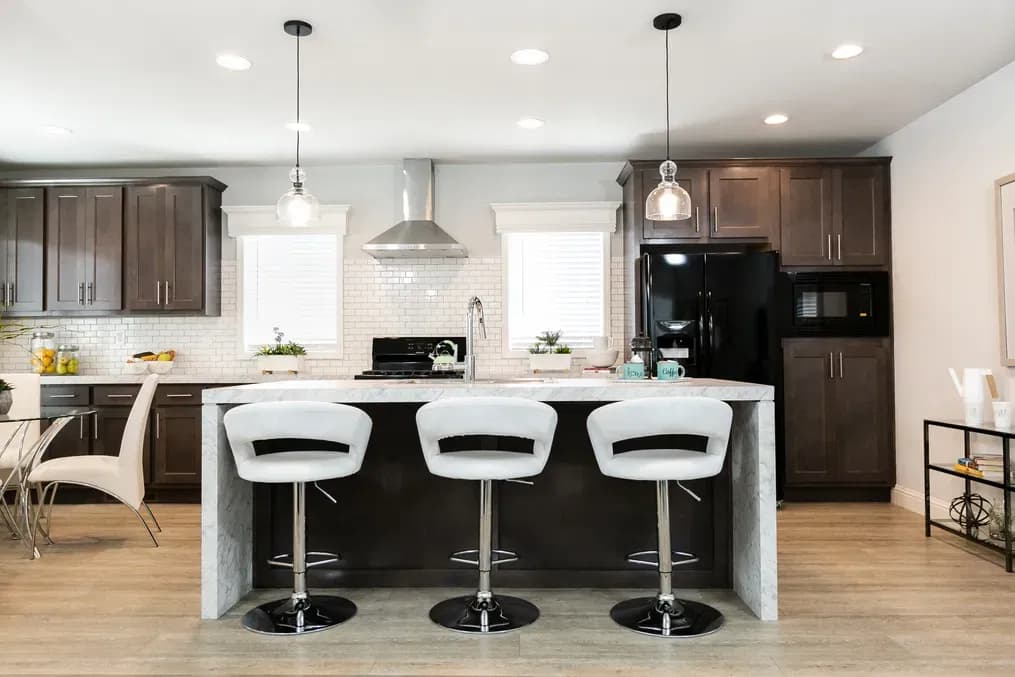 Coronado 2452b interior home features