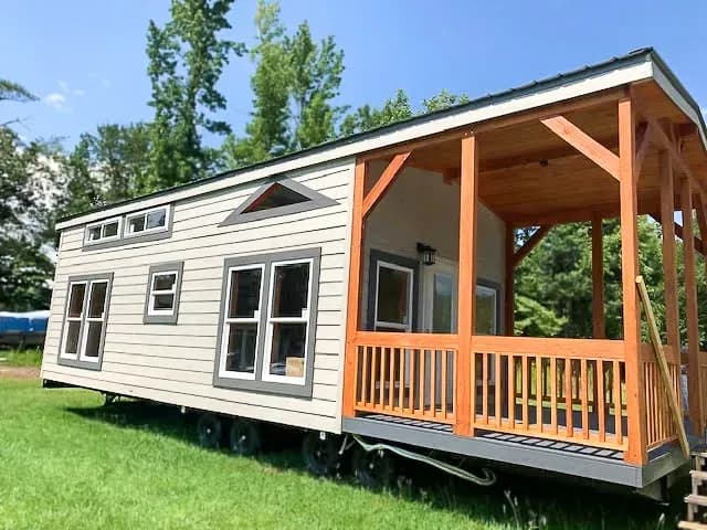 Campfire bliss | 4b 116 hero and exterior home features