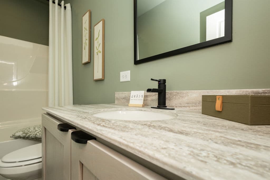 Signa 1 bathroom home features