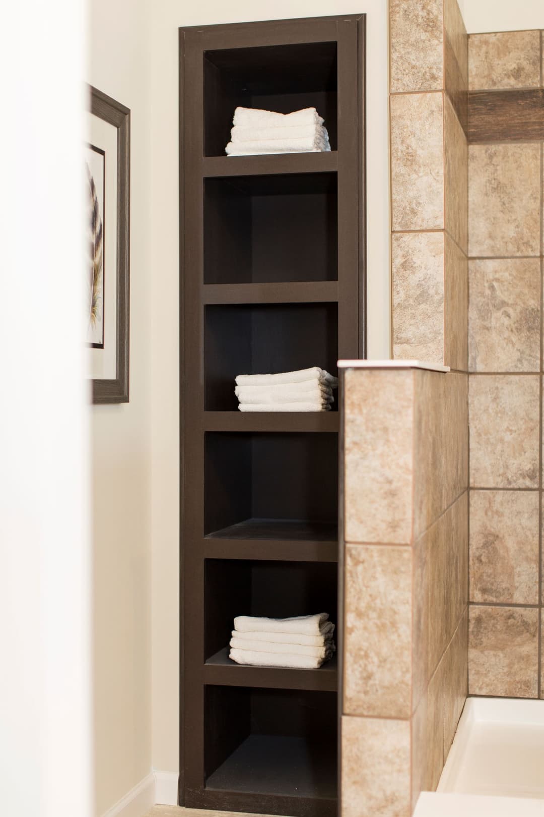 Woodbridge i bathroom home features