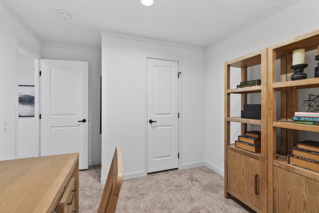 Aura 28644n interior home features