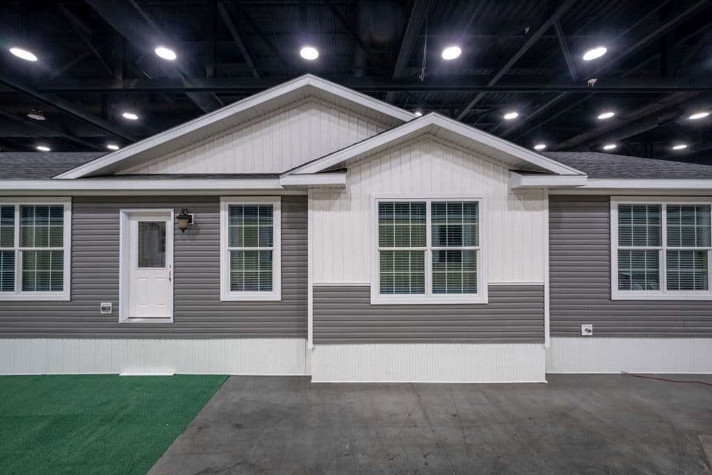 Signature 1 elevation and exterior home features