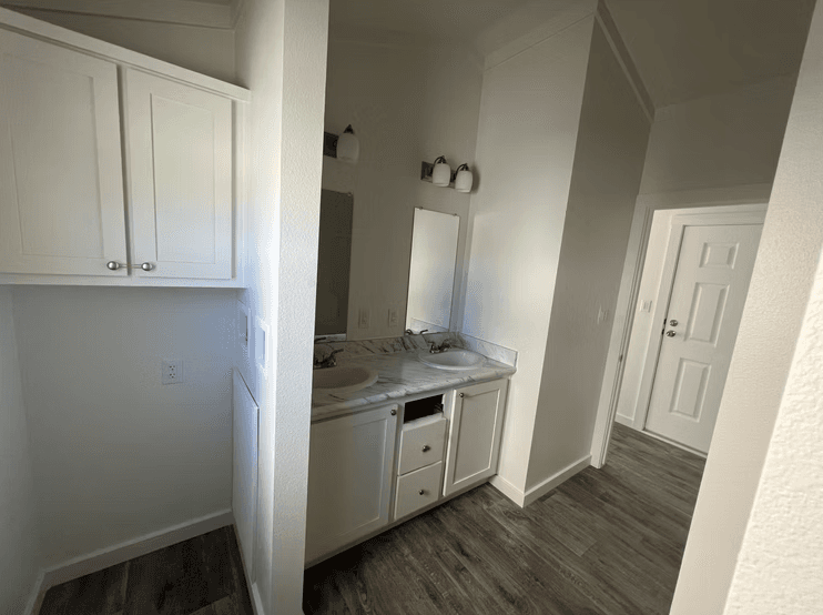 Calamity jane-643 bathroom home features