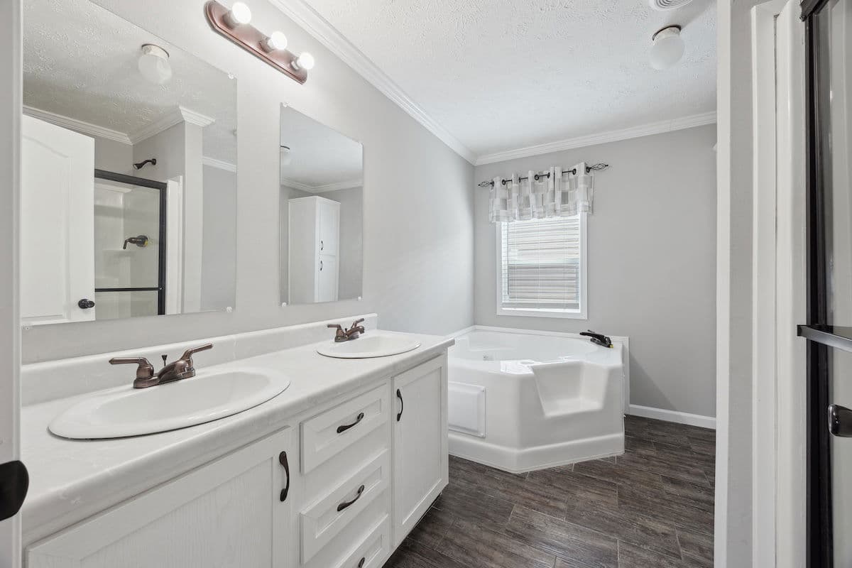 Md-30-32 josey wales bathroom home features