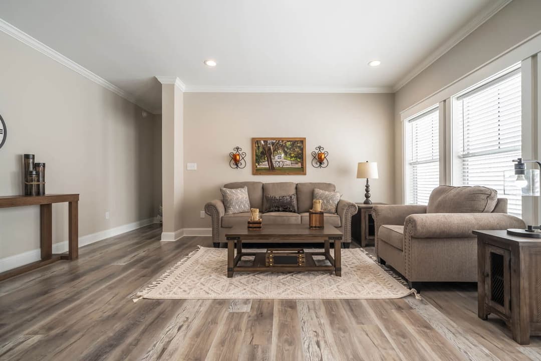 Tidewater cape interior home features