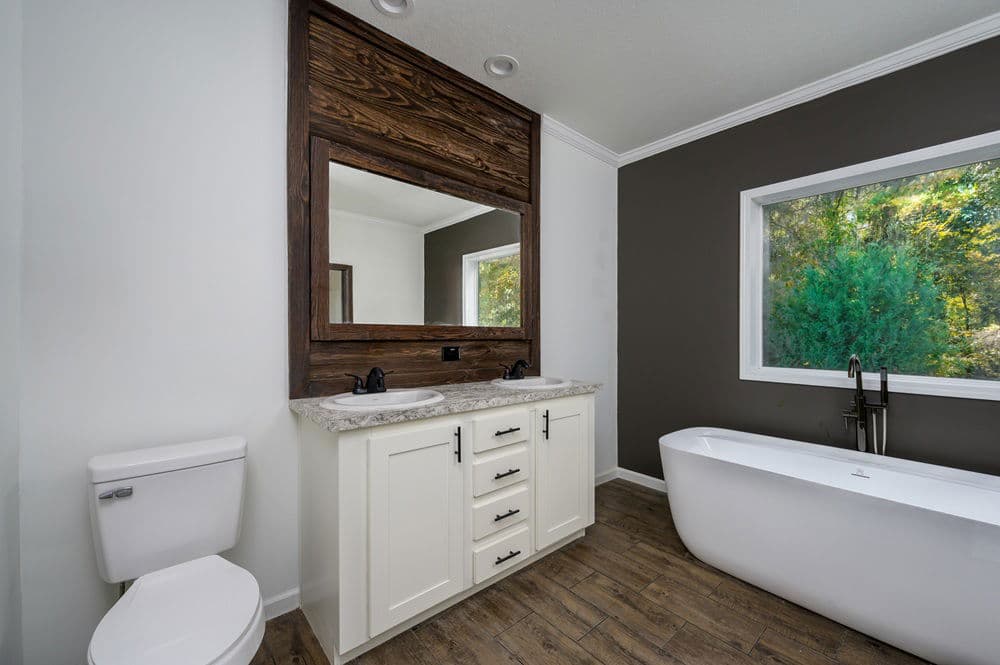 Kinderlou bathroom home features