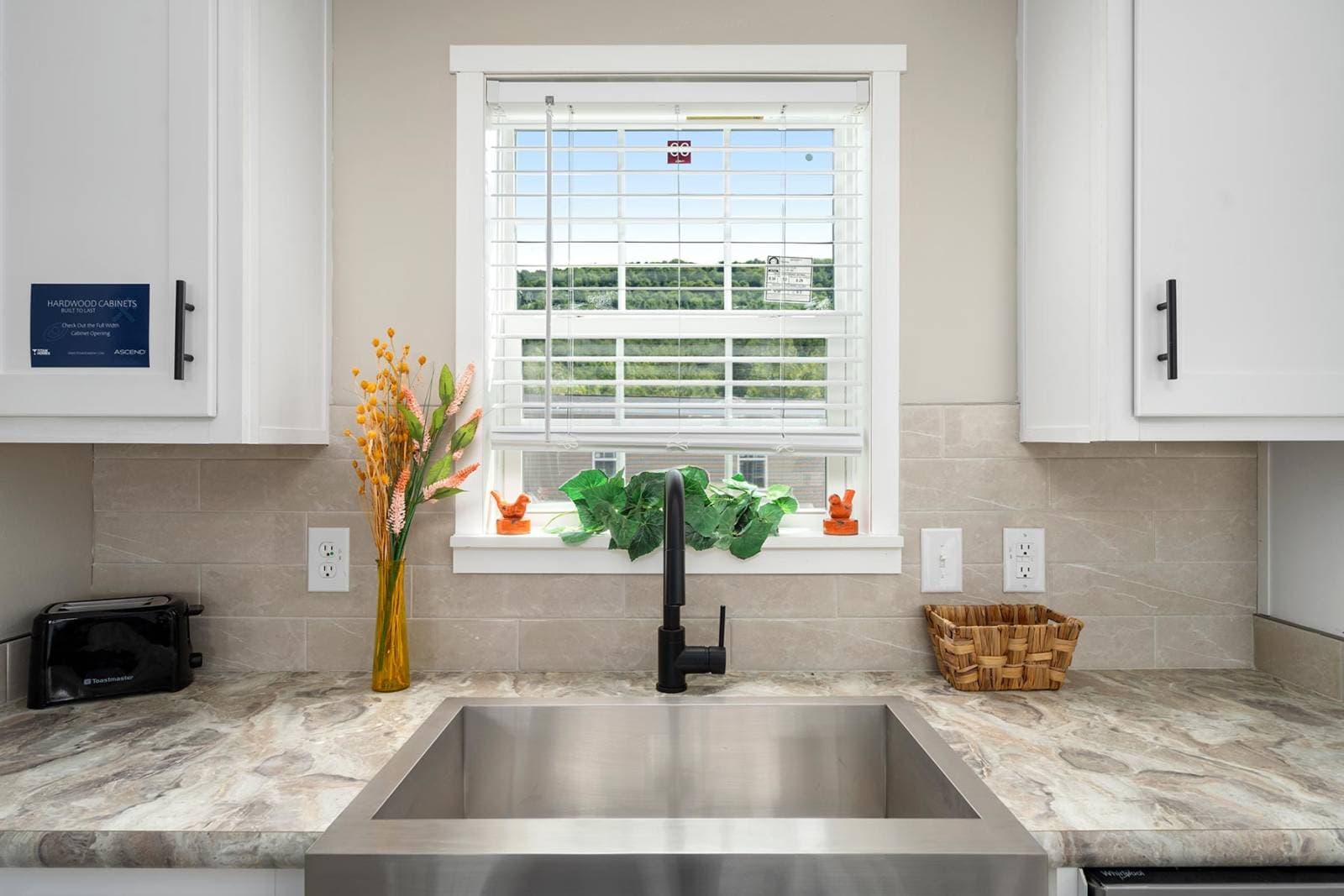 East point - elevate 52 kitchen home features