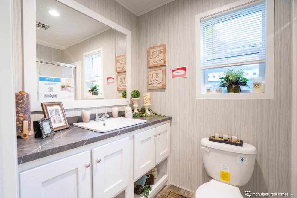 Topaz 70 bathroom home features