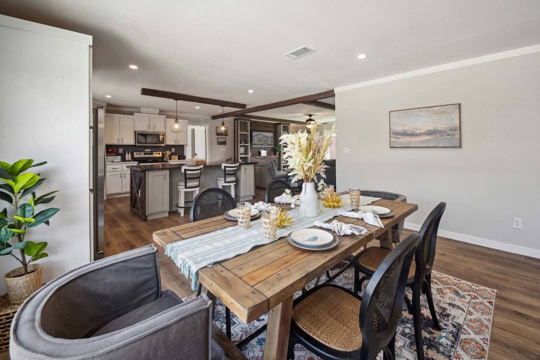 Cedar creek 3276h42106 interior home features