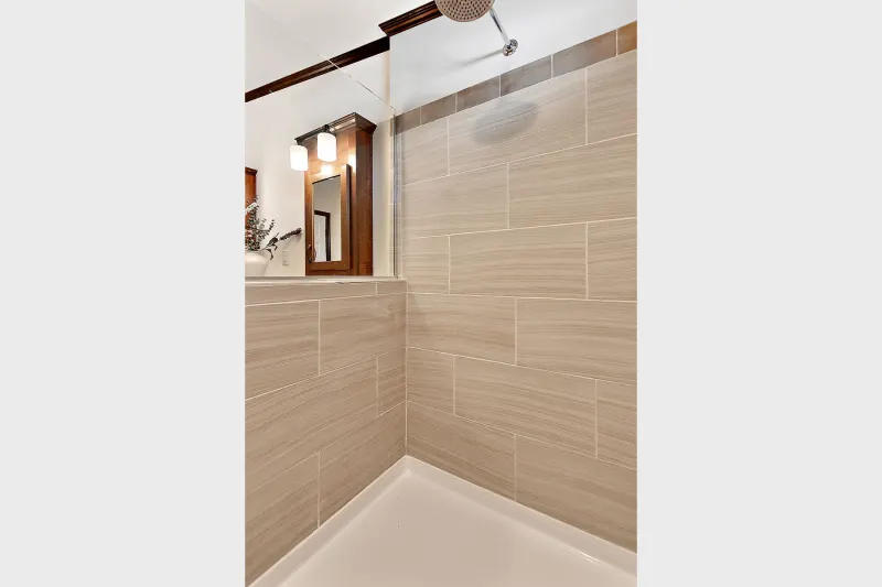 Lexington a243 bathroom home features