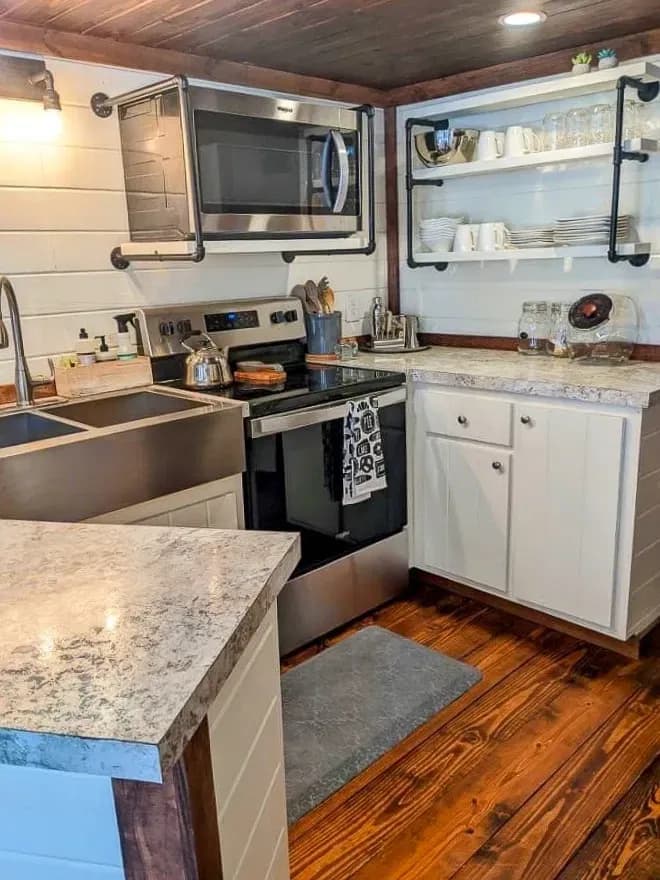 Polar pines | 4b 109 kitchen home features