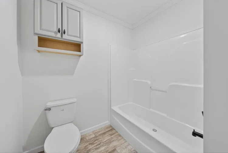 Rory bathroom home features