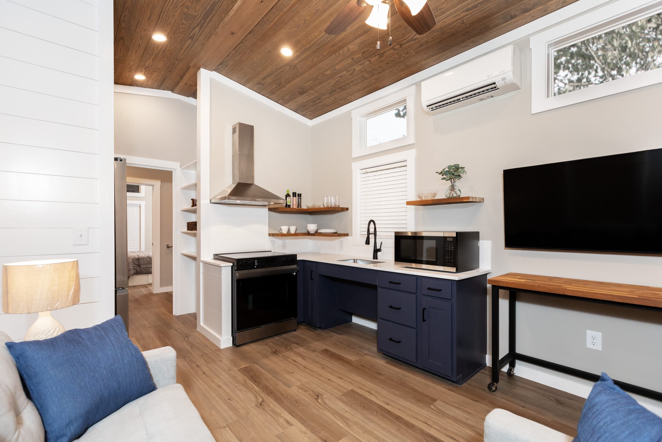 Blue springs interior home features