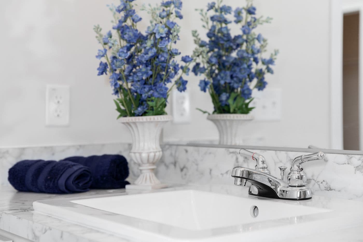 Belvedere blvd bathroom home features