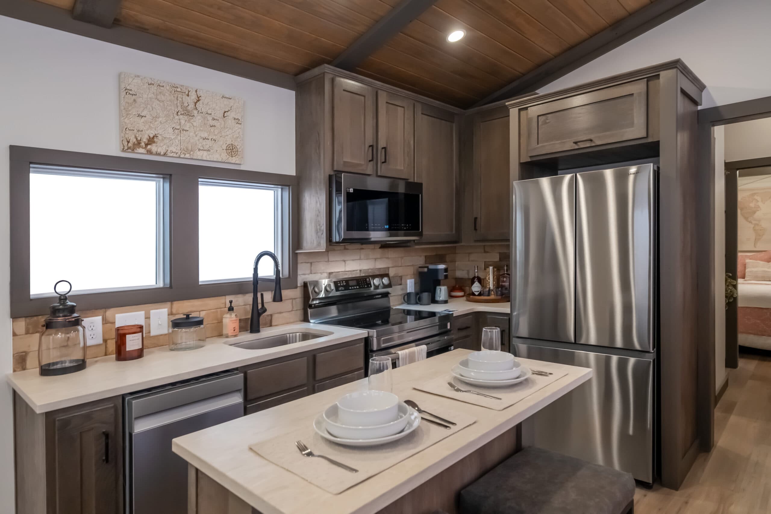 Skyway kitchen home features