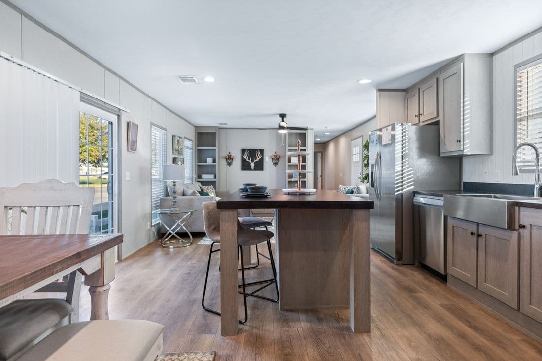 Resolution 16763j kitchen home features