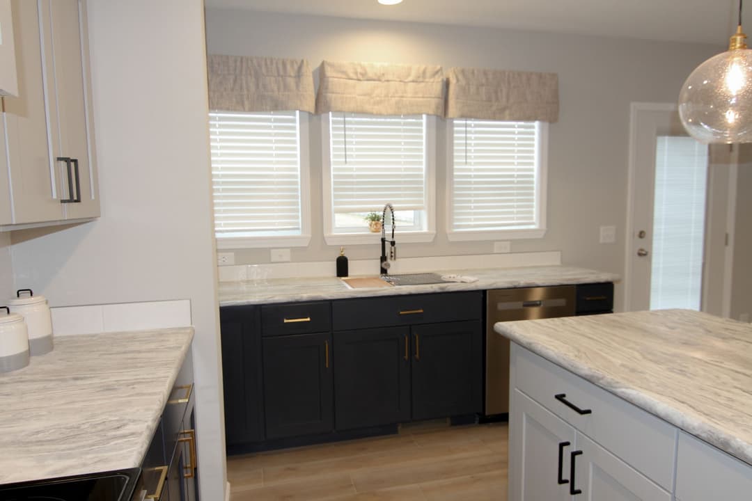 Ultra deuce 3 kitchen home features