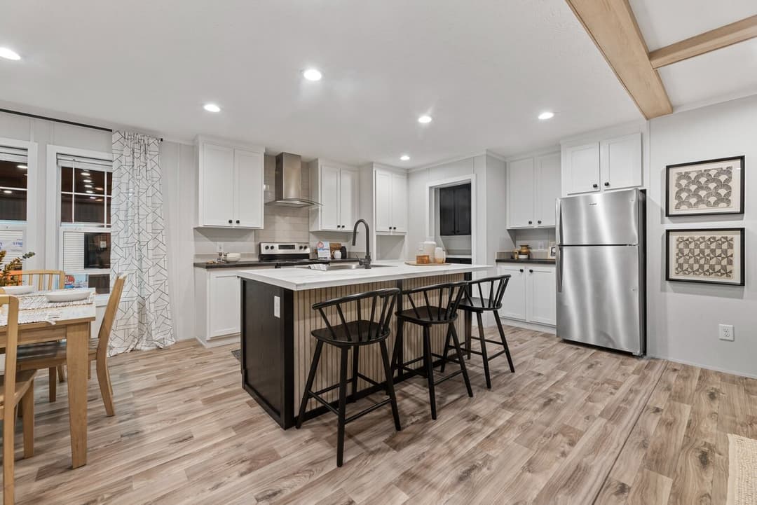 Vivid 28603n hero and kitchen home features