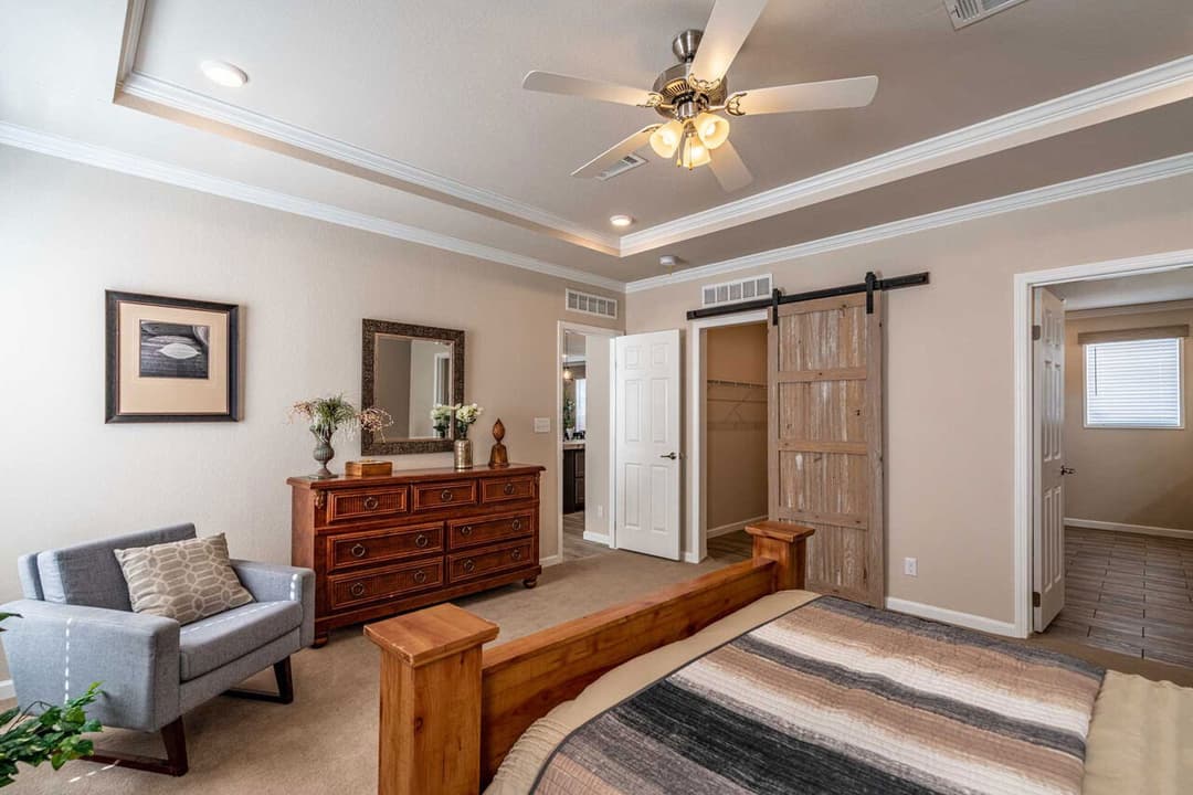 Urban homestead 28563c bedroom home features