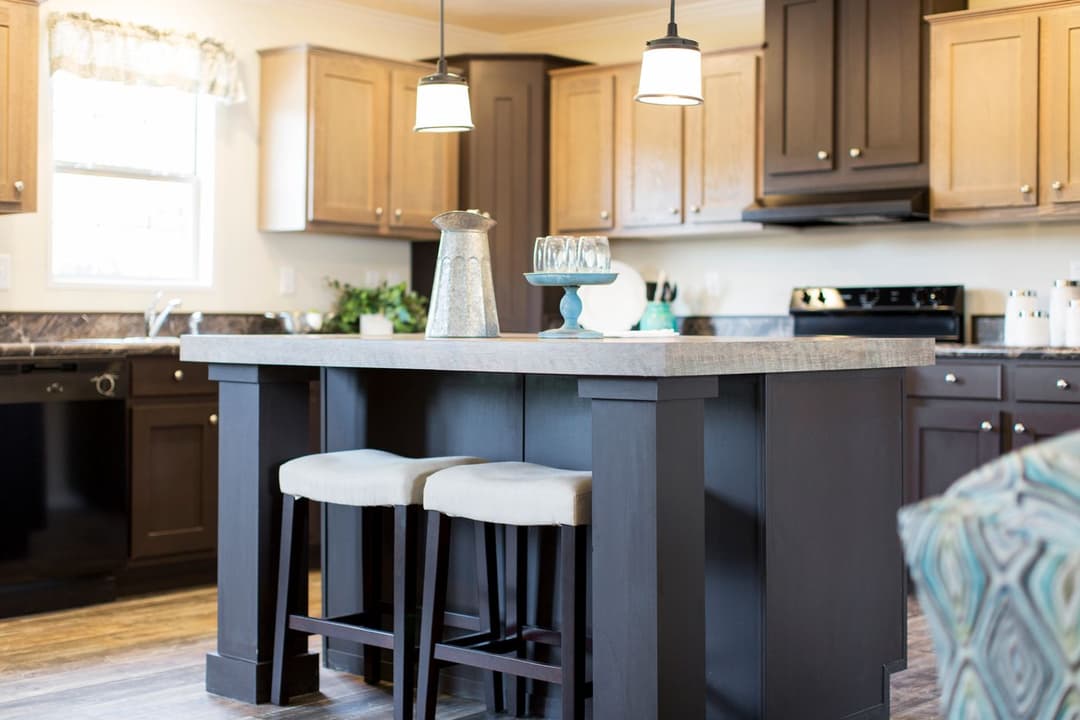 Woodbridge i kitchen home features